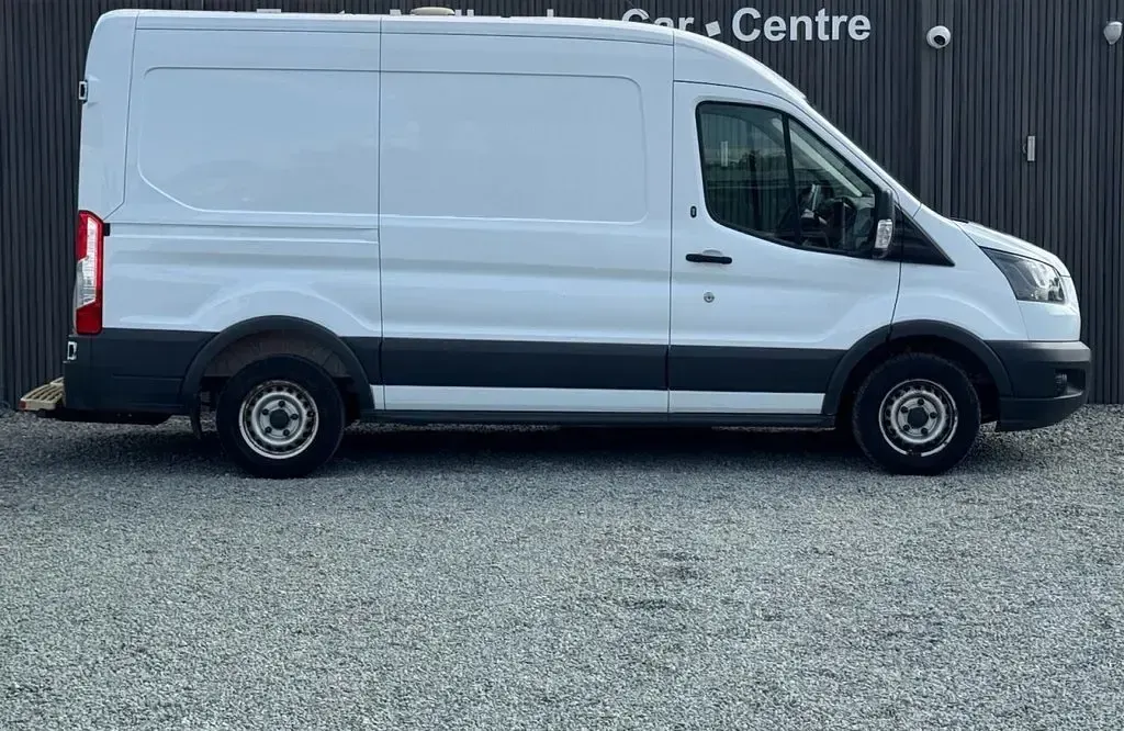 Used Ford Transit 130 HP (95 kW) 2018 White Van