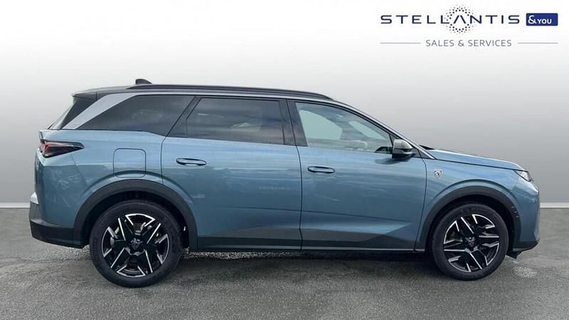 Used Peugeot 5008 GT 134 HP (98 kW) 2025 Blue SUV