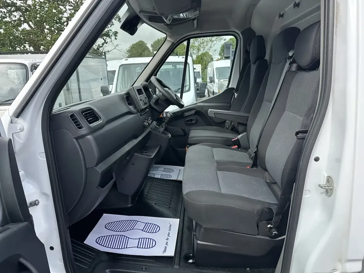 Used Renault Master Business 2023 White MPV