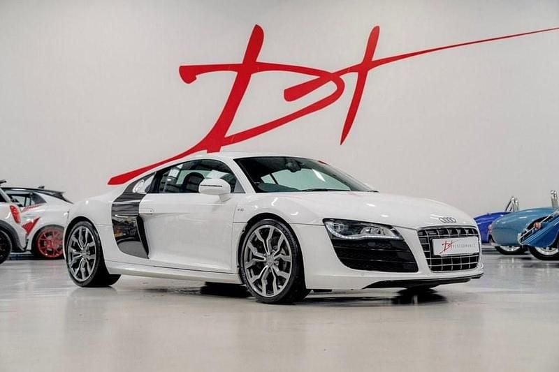 White Used 2011 Audi R8 Coupé Basis Coupe | £62,950 - Image 1/4