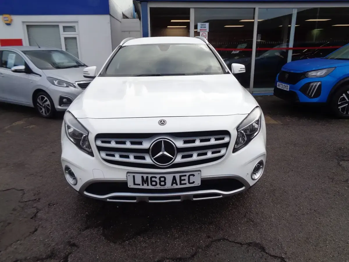 Used Mercedes GLA200 Executive 156 HP (114 kW) 2018 White SUV