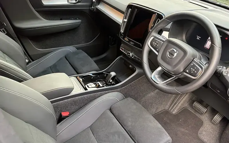 Used Volvo XC40 Plus 197 HP (144 kW) 2026 SUV