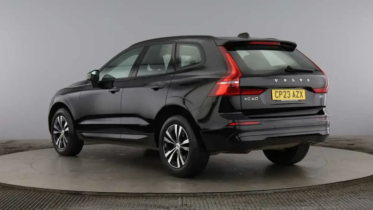 Used Volvo XC60 Core 247 HP (181 kW) 2024 SUV
