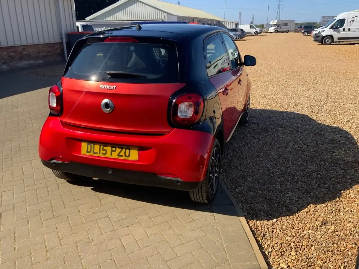 Used Smart ForFour Premium 70 HP (51 kW) 2015 Red Hatchback