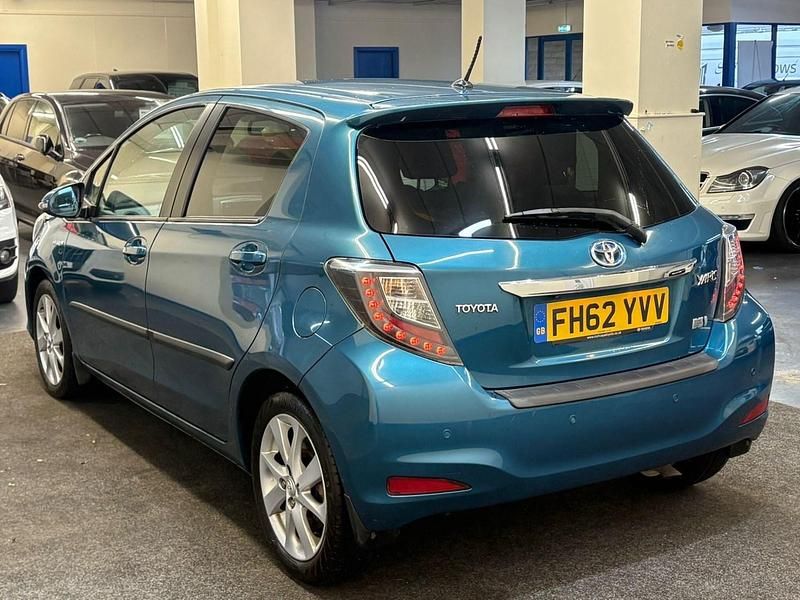 Used Toyota Yaris Hybrid 2013 Turquoise Hatchback