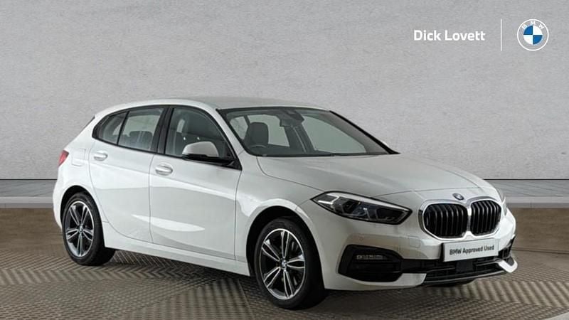 Used BMW 118 Sport Line 134 HP (98 kW) 2022 White Hatchback