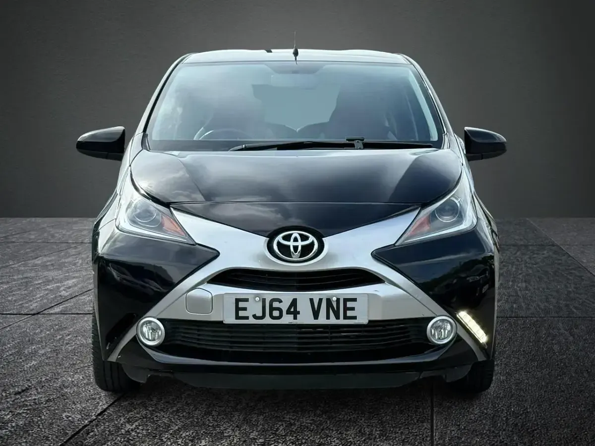 Used Toyota Aygo X-clusiv 69 HP (50 kW) 2014 Black Hatchback