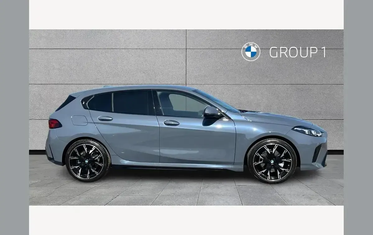 Begagnad BMW 120 M Sport 154 HK (113 kW) 2026 Grå Halvkombi