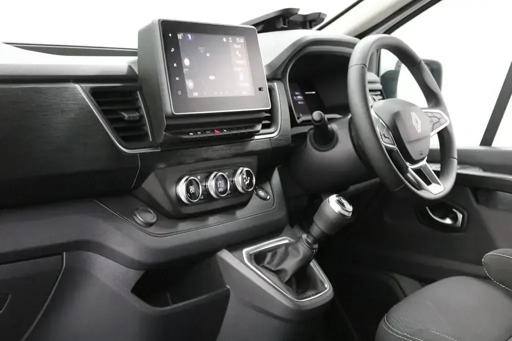 Usado Renault Trafic 150 HP (110 kW) 2025 Branco
