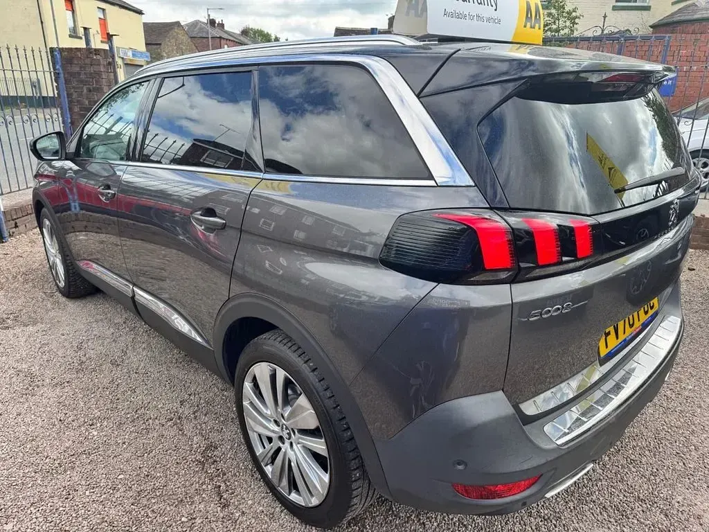 Used Peugeot 5008 Premium 130 HP (95 kW) 2020 Grey SUV