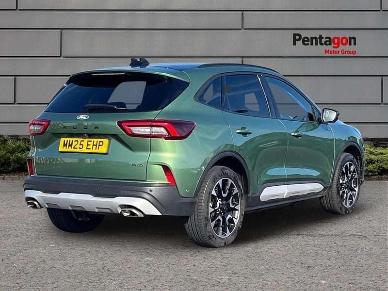 Usado Ford Kuga Active 239 CV (175 kW) 2025 Verde SUV