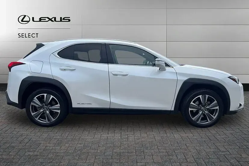 Used Lexus UX 300e 147 kW (201 HP) 2022 Sonic white SUV