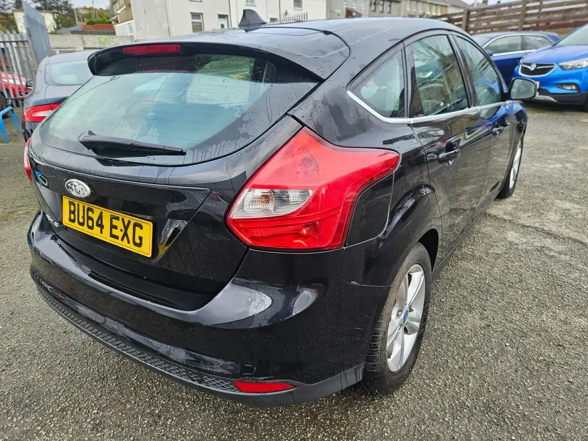 Used Ford Focus Zetec 115 HP (84 kW) 2014 Black Hatchback
