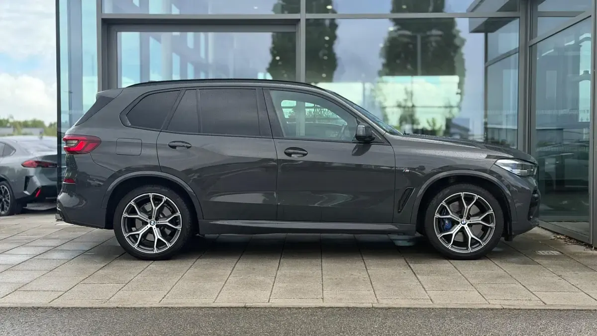 Used BMW X5 M Sport 335 HP (246 kW) 2022 Dravit grey SUV