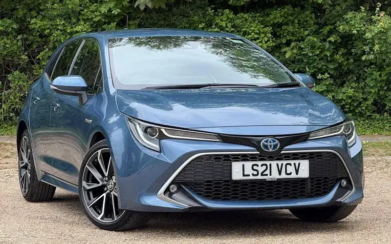Second-hand Toyota Corolla 122 CP (89 kW) 2021 Hatchback