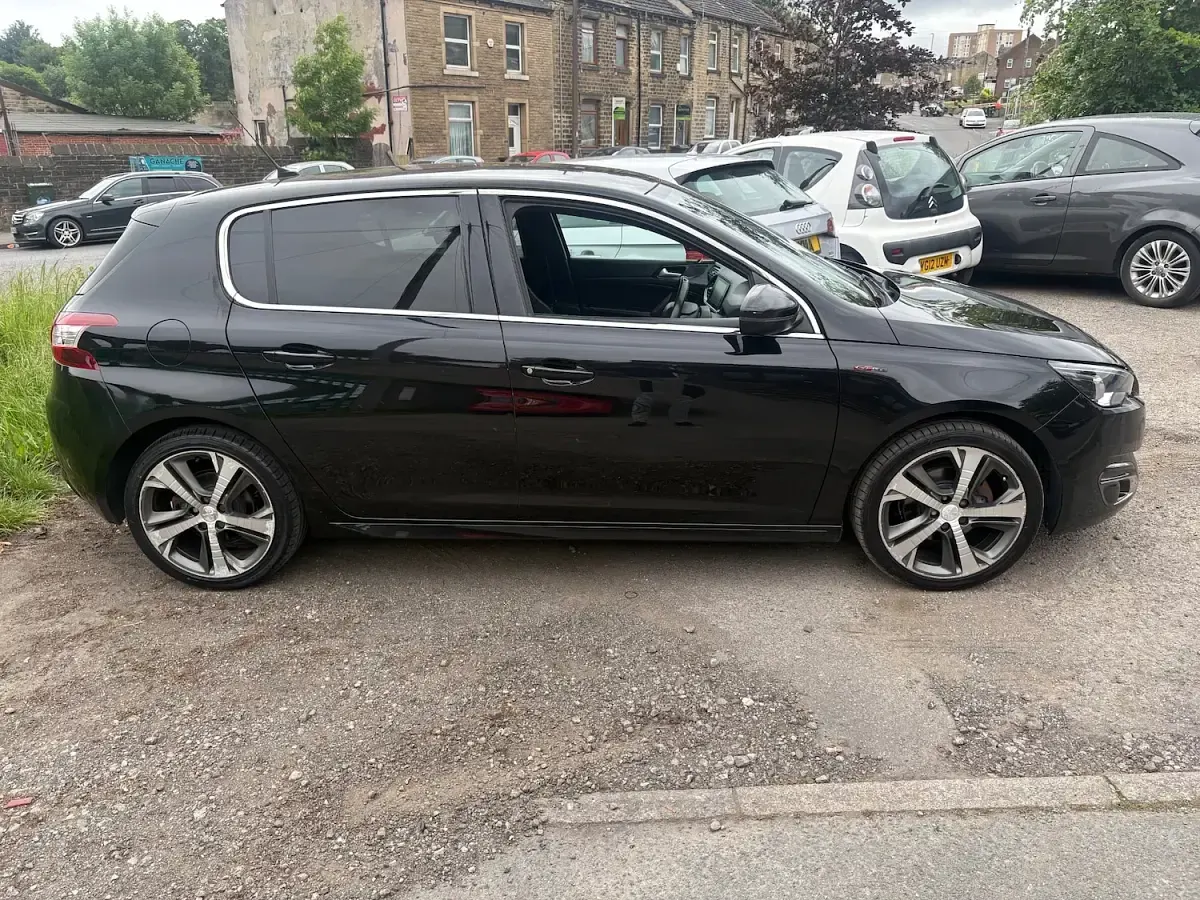Used Peugeot 308 GT-line 120 HP (88 kW) 2016 Black Hatchback