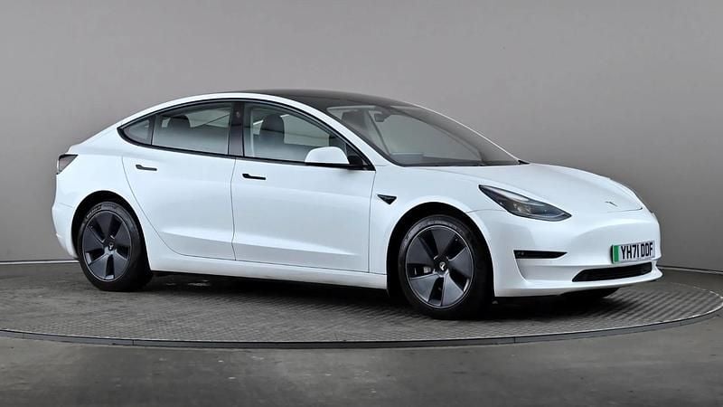 White Used 2021 Tesla Model 3 Long Range AWD Sedan | £21,798 (A bit pricey) - Image 1/3