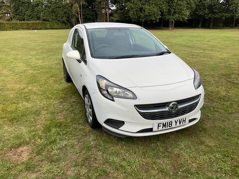 Used Vauxhall Corsa 95 HP (69 kW) 2018 White Van