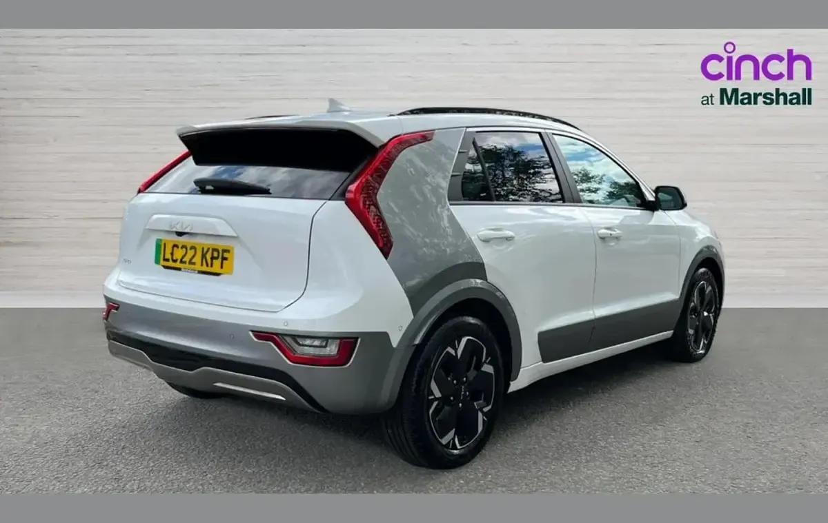 Used Kia e-Niro 150 kW (204 HP) 2022 White SUV