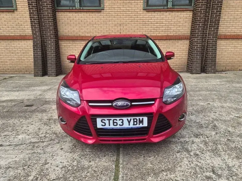 Used Ford Focus Titanium 2013 Red Estate