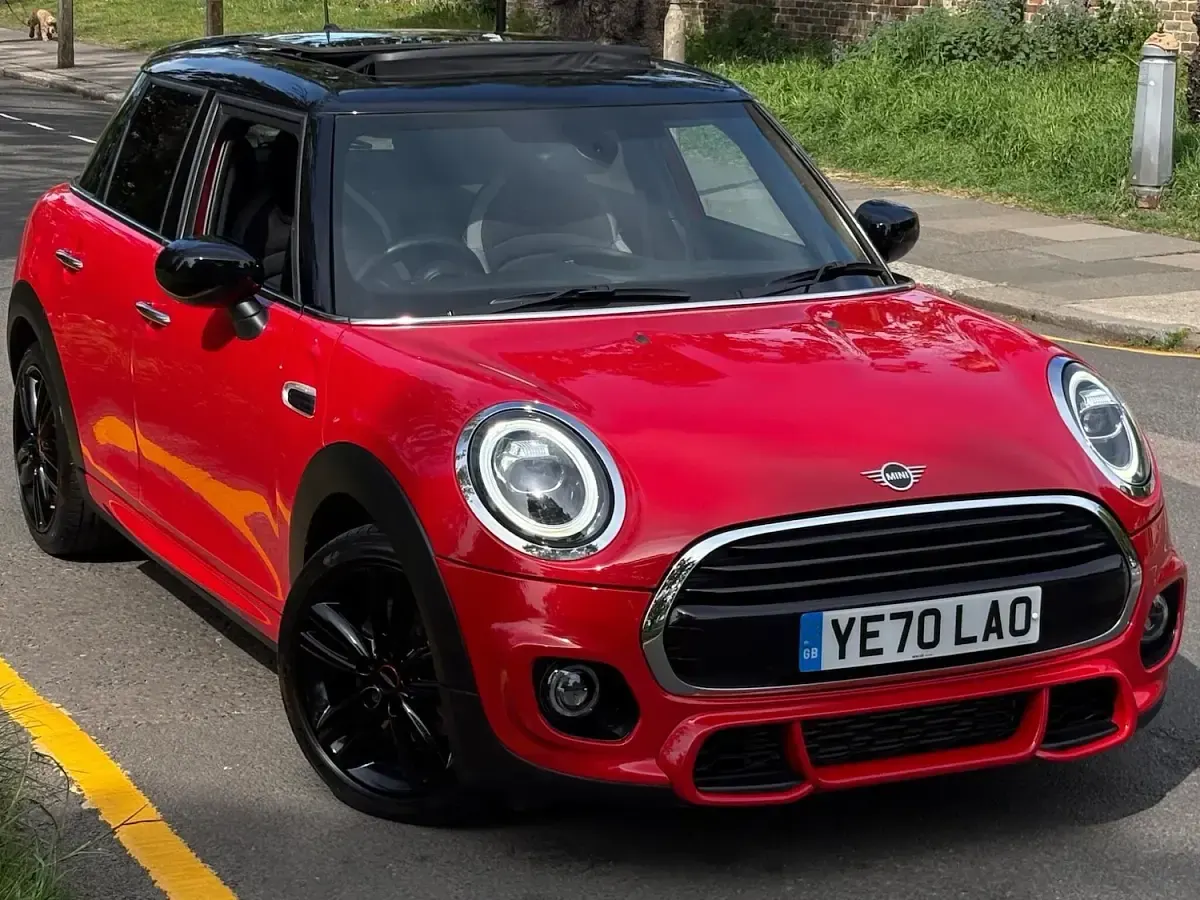 Used Mini Cooper Hatch 134 HP (98 kW) 2020 Red Hatchback