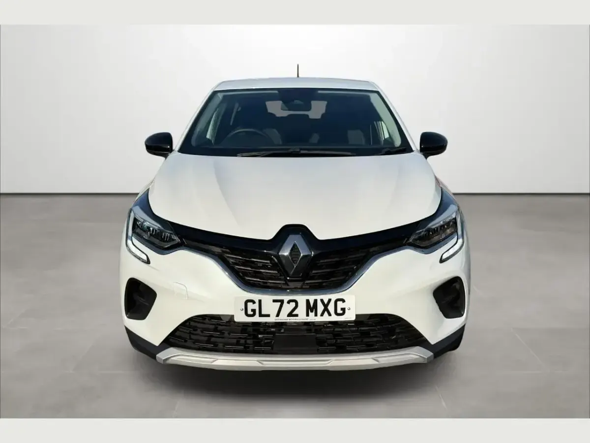 Used Renault Captur Evolution 141 HP (103 kW) 2023 White SUV