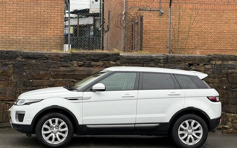 Used Land Rover Range Rover evoque SE 150 HP (110 kW) 2018 Hatchback