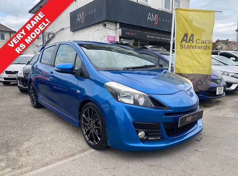 Used Toyota Vitz 2014 Blue Hatchback