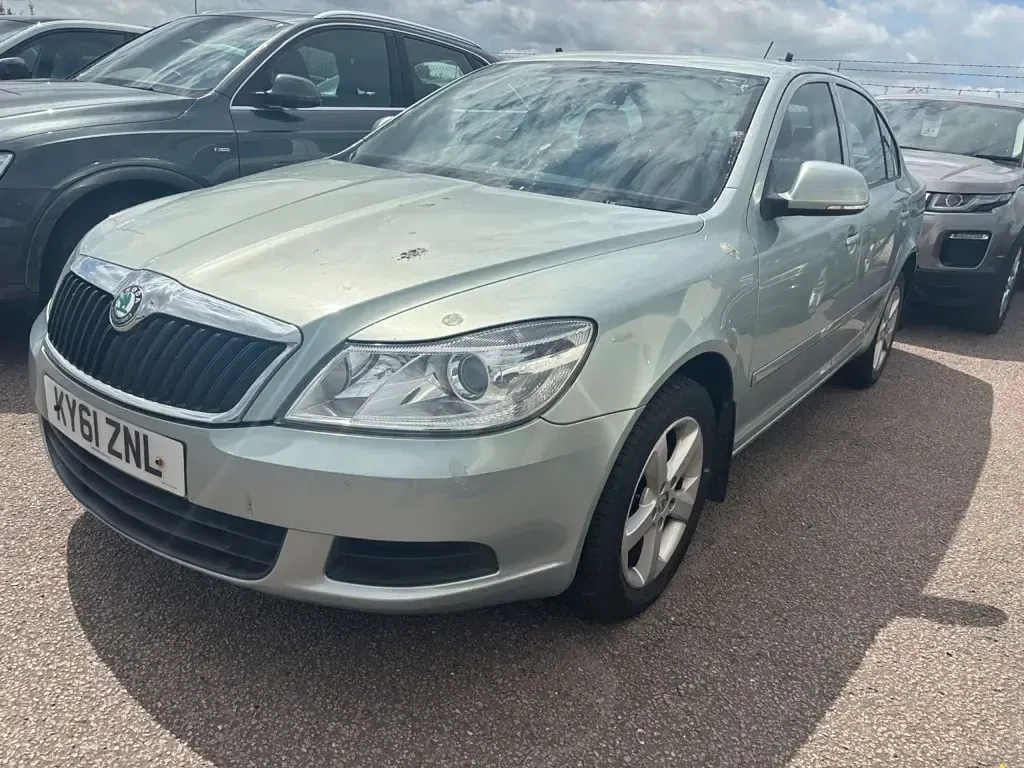 Used Skoda Octavia SE 160 HP (117 kW) 2011 Green Hatchback