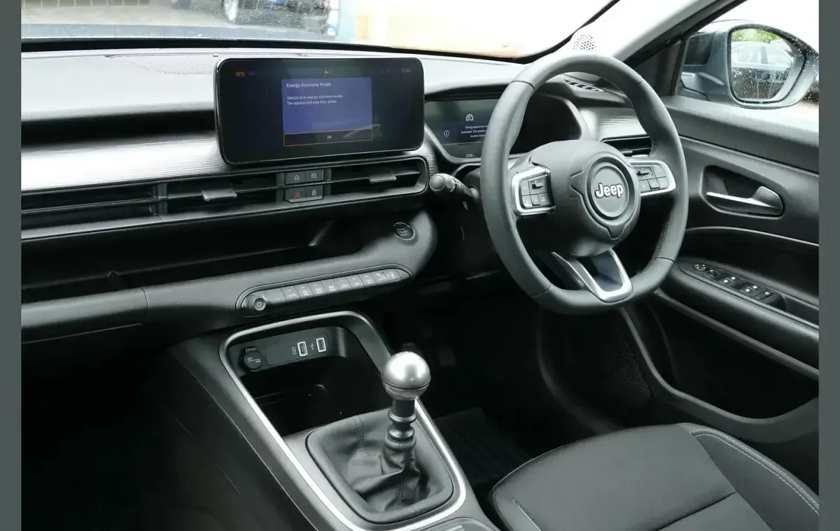 Used Jeep Avenger Altitude 100 HP (73 kW) 2025 Grey SUV