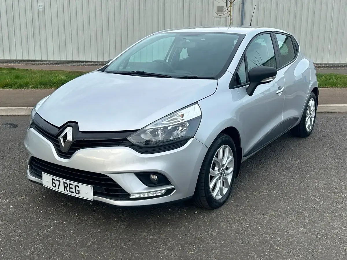 Used Renault Clio Play 90 HP (66 kW) 2017 Grey