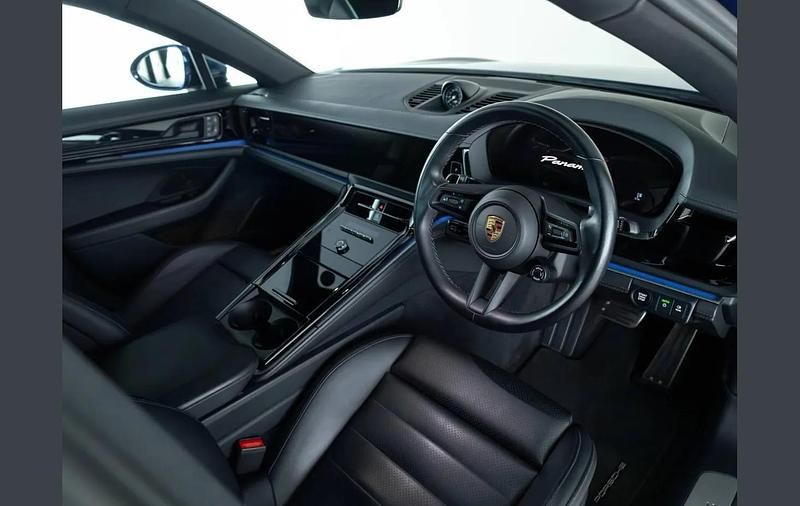 Usado Porsche Panamera 353 HP (259 kW) 2024 Azul Citadino