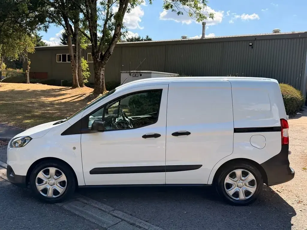Used Ford Transit Courier Trend 100 HP (73 kW) 2022 White Van