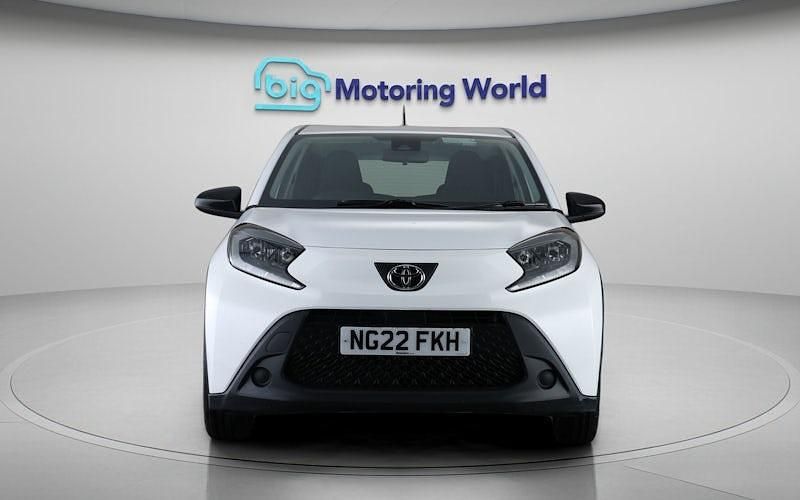 Used Toyota Aygo X PURE 72 HP (52 kW) 2025 SUV