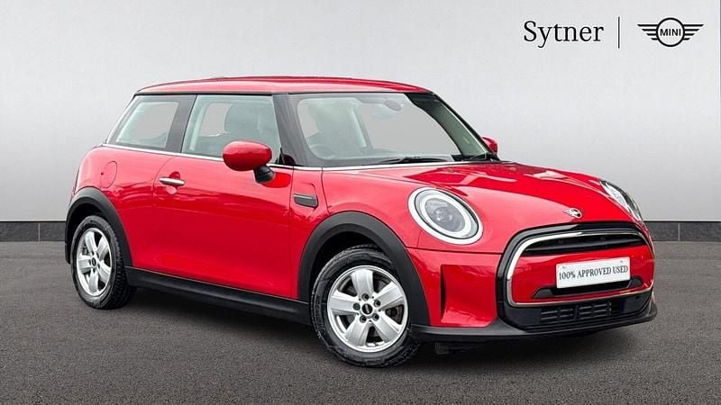 Used Mini ONE Classic 101 HP (74 kW) 2022 Red Hatchback