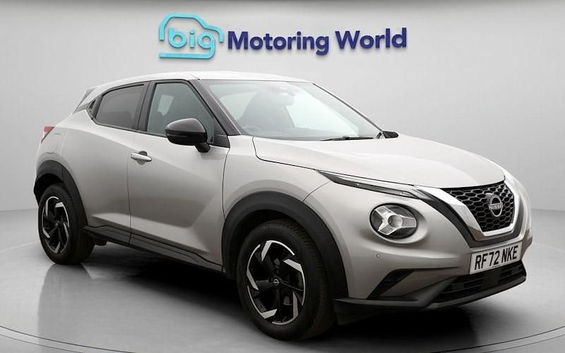 Used Nissan Juke N-Connecta 114 HP (83 kW) 2023 Silver SUV