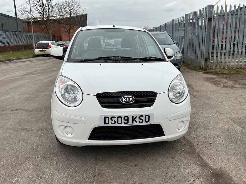 Used Kia Picanto 60 HP (44 kW) 2009 White Hatchback
