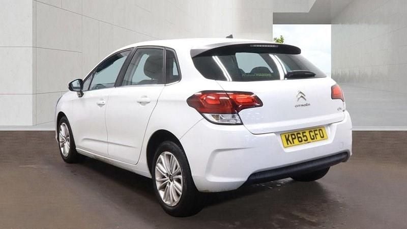 Used Citroën C4 Feel 100 HP (73 kW) 2015 White Hatchback