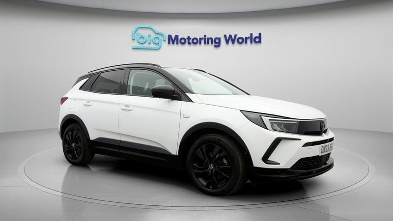 White Used 2023 Vauxhall Grandland X S SUV | £14,500 (Fair price) - Image 1/4
