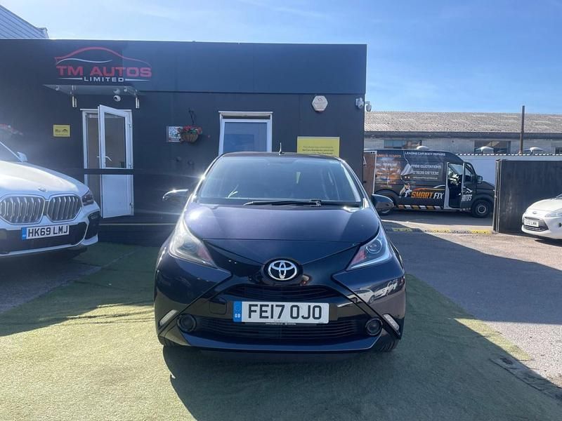 Used Toyota Aygo X-play 69 HP (50 kW) 2017 Blue Hatchback