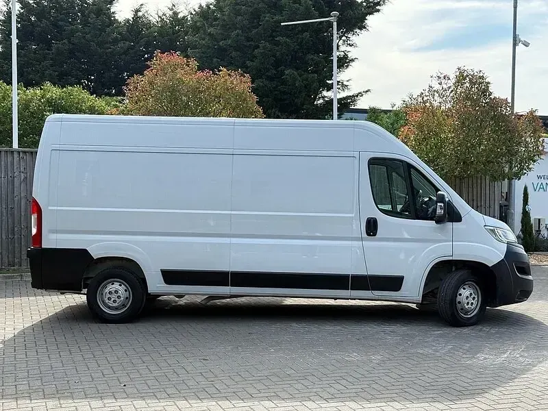 Used Vauxhall Movano 2022 Kaolin white (brilliant)