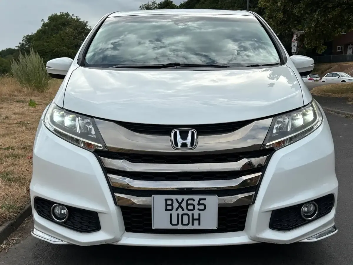 Used Honda Odyssey 175 HP (128 kW) 2023 White MPV