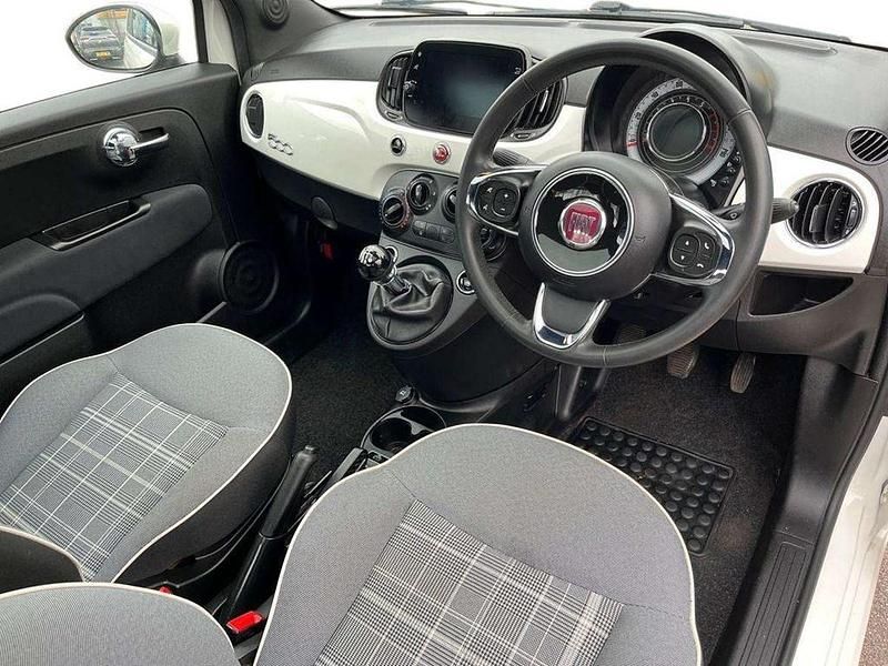 Used Fiat 500 Lounge 70 HP (51 kW) 2021 White Hatchback