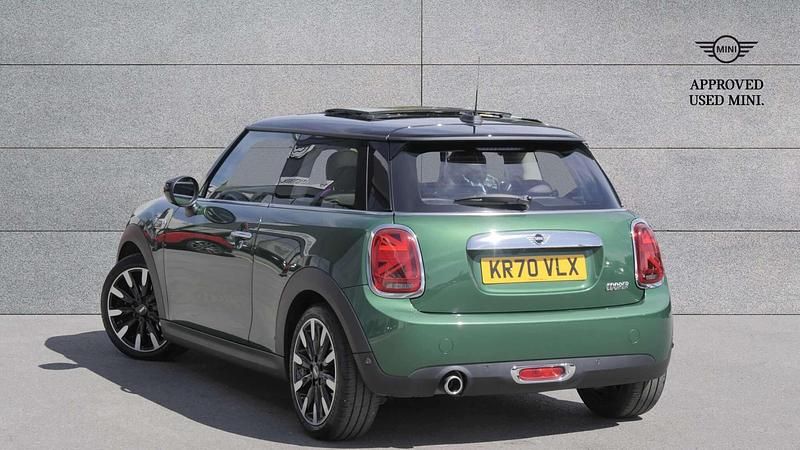 Begagnad Mini Cooper Exclusive 134 HK (98 kW) 2020 Grön Halvkombi
