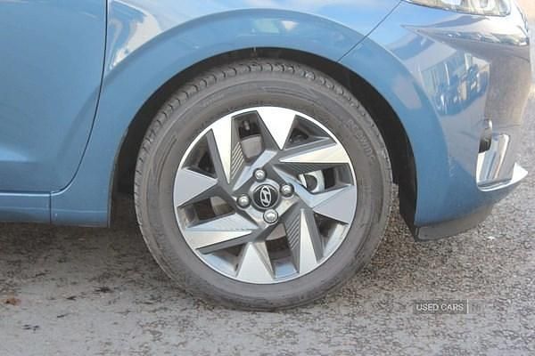 Used Hyundai i10 Advanced 63 HP (46 kW) 2025 Blue Hatchback