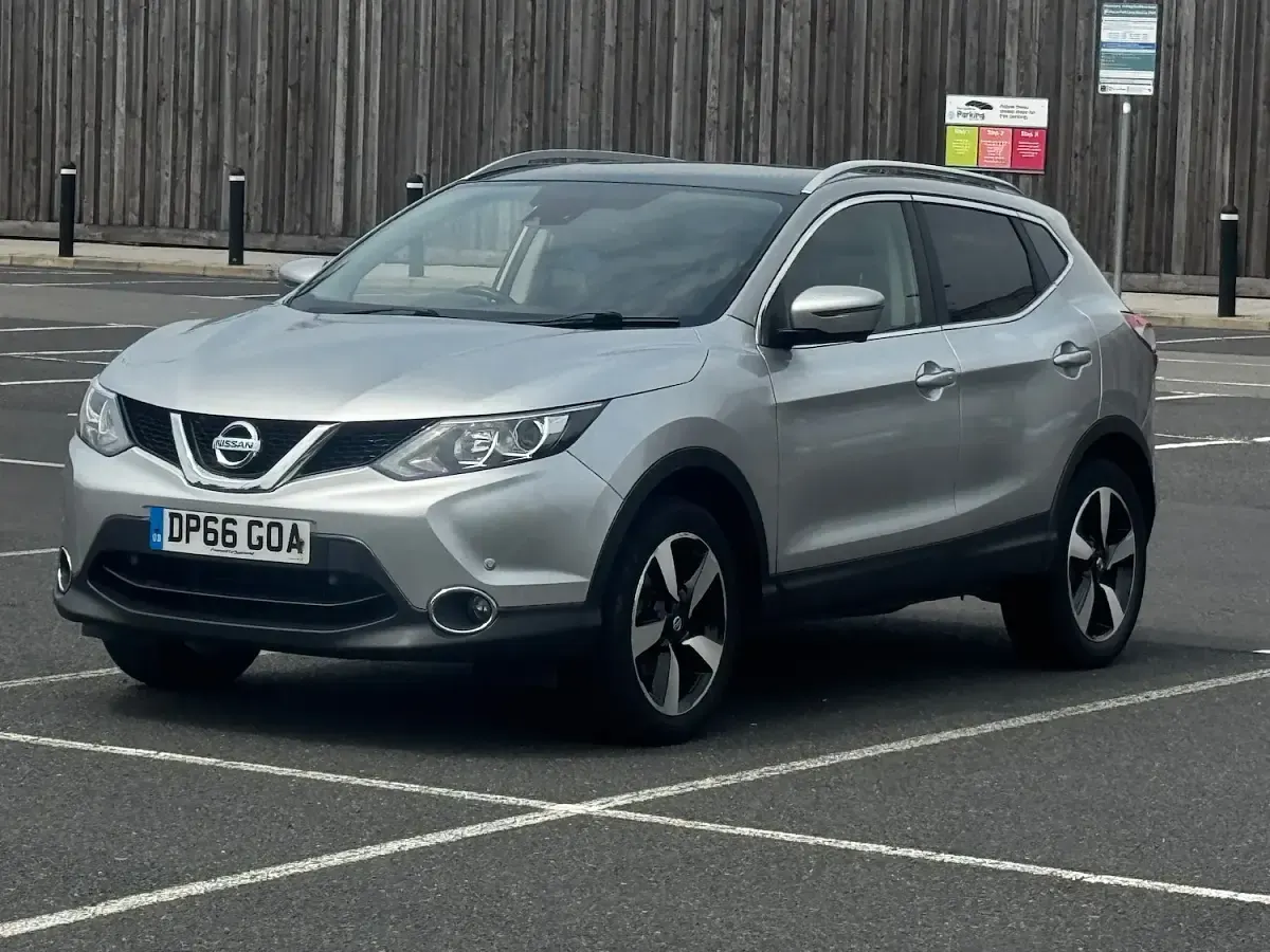 Used Nissan Qashqai N-Connecta 2017 Silver SUV