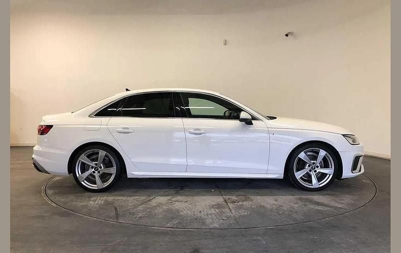 Used Audi A4 S-Line 147 HP (108 kW) 2022 White Sedan