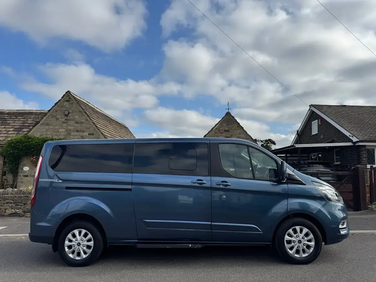 Used Ford Tourneo Custom Titanium 2019 Blue Van