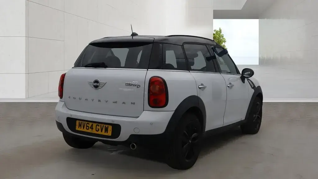 Used Mini Cooper D 2014 White Hatchback