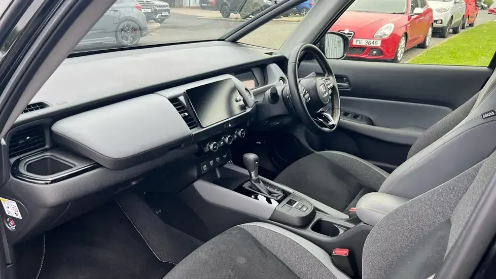 Używany Honda Jazz Advance 122 KM (89 kW) 2025 Czarny Hatchback